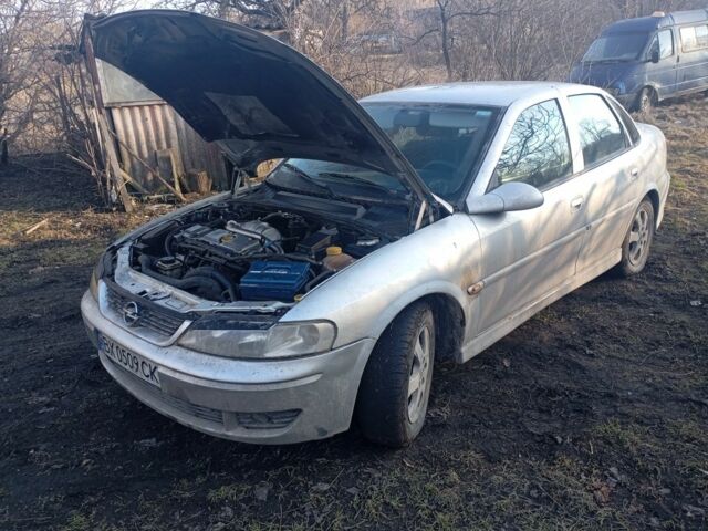 Серый Опель Вектра, объемом двигателя 2.2 л и пробегом 300 тыс. км за 1200 $, фото 7 на Automoto.ua