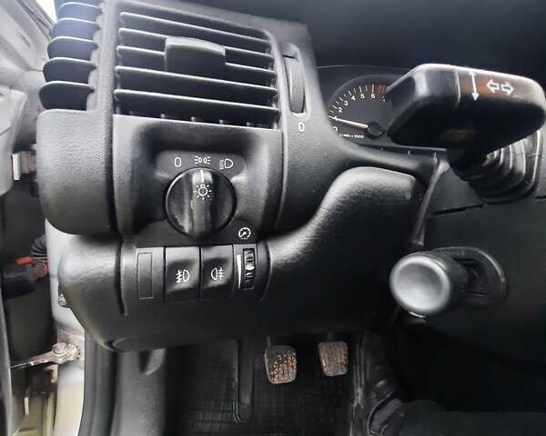 Сірий Опель Вектра, об'ємом двигуна 1.6 л та пробігом 280 тис. км за 3800 $, фото 14 на Automoto.ua