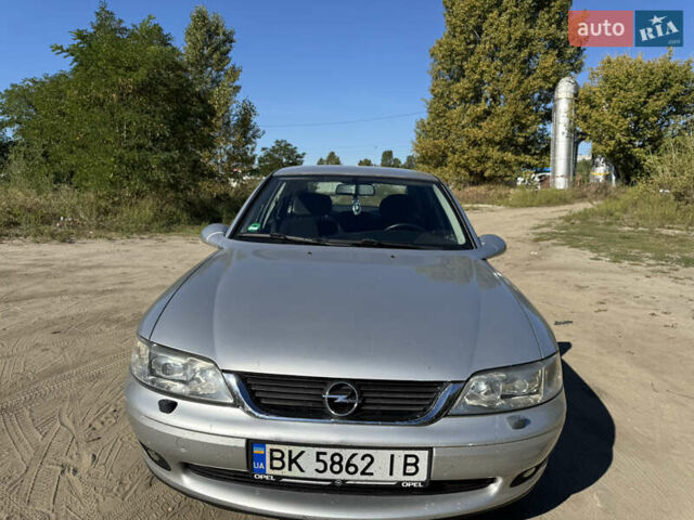Сірий Опель Вектра, об'ємом двигуна 1.6 л та пробігом 213 тис. км за 4300 $, фото 3 на Automoto.ua