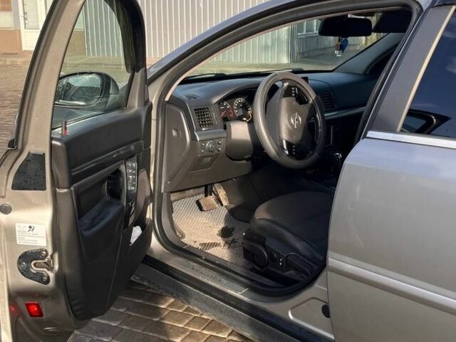 Серый Опель Вектра, объемом двигателя 2.2 л и пробегом 264 тыс. км за 4300 $, фото 6 на Automoto.ua