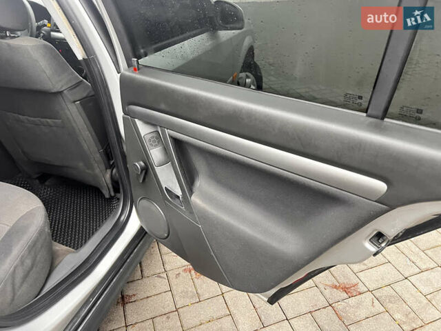 Серый Опель Вектра, объемом двигателя 1.8 л и пробегом 355 тыс. км за 3350 $, фото 28 на Automoto.ua