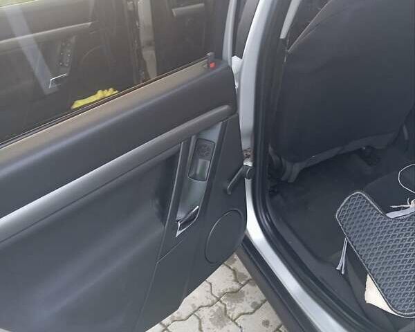 Сірий Опель Вектра, об'ємом двигуна 2 л та пробігом 292 тис. км за 4100 $, фото 1 на Automoto.ua