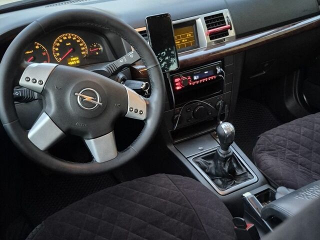 Опель Вектра 2002 в Львове на Automoto.ua Серый Опель Вектра, объемом двигателя 2.2 л и пробегом 455 тыс. км за 3900 $, фото 8 на Automoto.ua