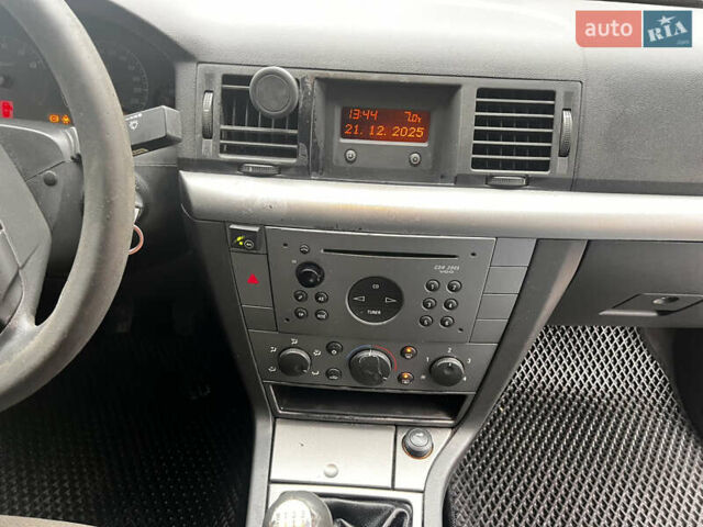 Серый Опель Вектра, объемом двигателя 1.8 л и пробегом 355 тыс. км за 3350 $, фото 22 на Automoto.ua