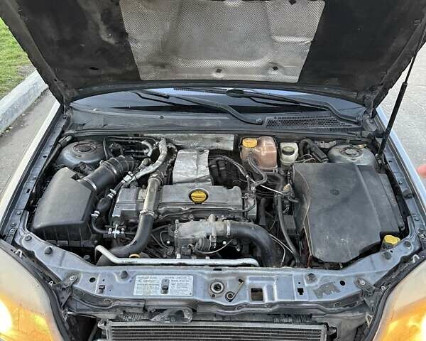 Серый Опель Вектра, объемом двигателя 2.2 л и пробегом 340 тыс. км за 3825 $, фото 7 на Automoto.ua