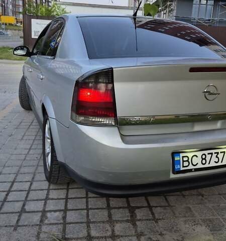 Серый Опель Вектра, объемом двигателя 2.17 л и пробегом 460 тыс. км за 3800 $, фото 5 на Automoto.ua