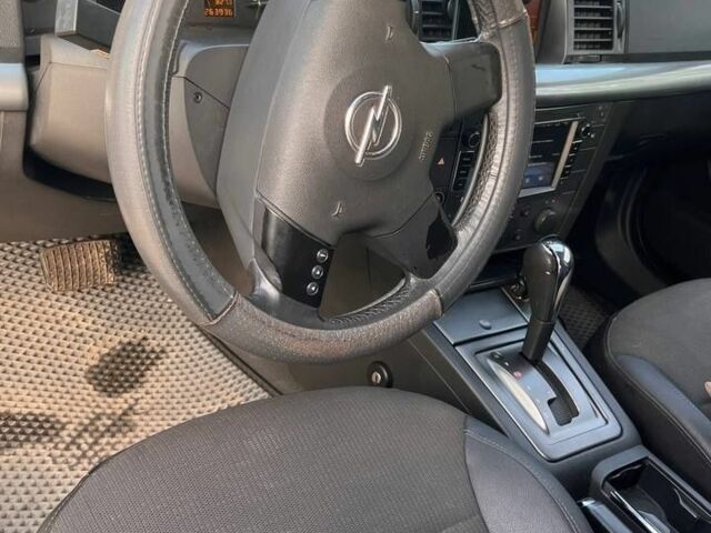 Серый Опель Вектра, объемом двигателя 2.2 л и пробегом 264 тыс. км за 4300 $, фото 2 на Automoto.ua