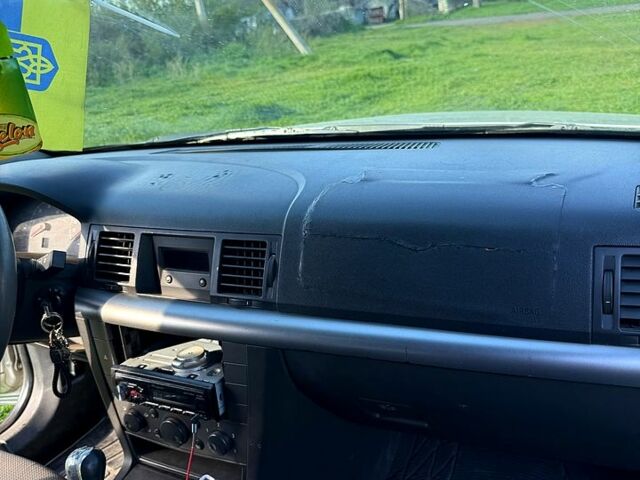 Сірий Опель Вектра, об'ємом двигуна 2 л та пробігом 437 тис. км за 3100 $, фото 9 на Automoto.ua