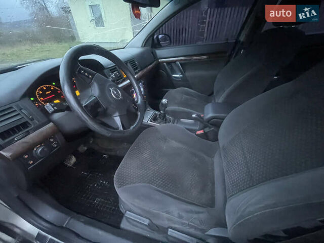 Сірий Опель Вектра, об'ємом двигуна 2 л та пробігом 330 тис. км за 2999 $, фото 18 на Automoto.ua