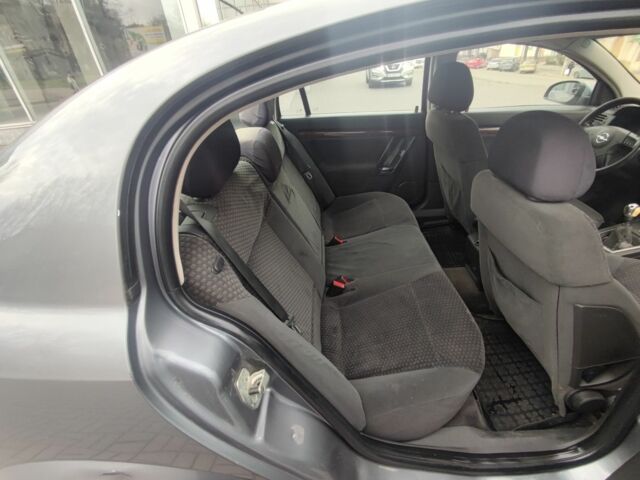 Серый Опель Вектра, объемом двигателя 2.2 л и пробегом 360 тыс. км за 2500 $, фото 13 на Automoto.ua