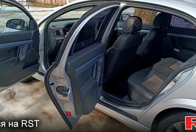 Серый Опель Вектра, объемом двигателя 1.8 л и пробегом 300 тыс. км за 5200 $, фото 12 на Automoto.ua