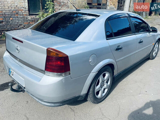 Сірий Опель Вектра, об'ємом двигуна 2.2 л та пробігом 300 тис. км за 3900 $, фото 6 на Automoto.ua