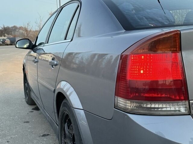 Сірий Опель Вектра, об'ємом двигуна 2.2 л та пробігом 340 тис. км за 3835 $, фото 5 на Automoto.ua