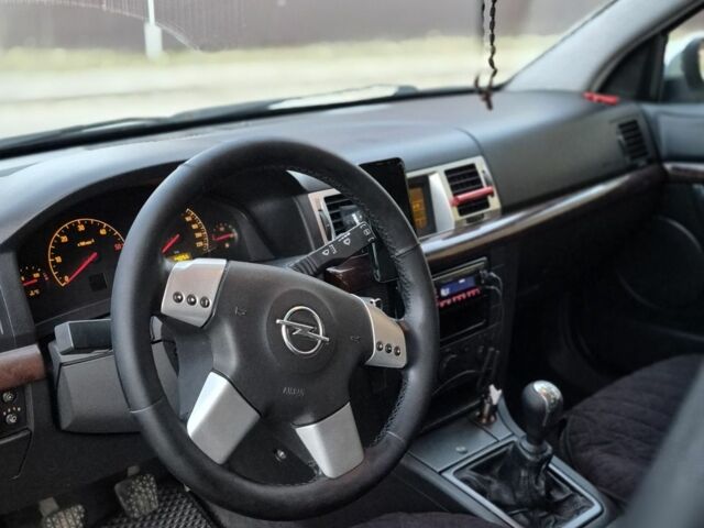 Опель Вектра 2002 в Львове на Automoto.ua Серый Опель Вектра, объемом двигателя 2.2 л и пробегом 455 тыс. км за 3900 $, фото 13 на Automoto.ua
