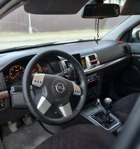 Серый Опель Вектра, объемом двигателя 2.17 л и пробегом 460 тыс. км за 3800 $, фото 9 на Automoto.ua