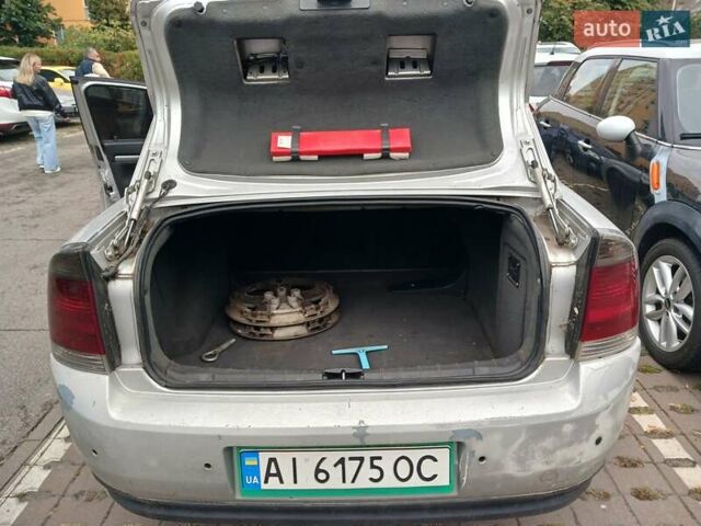 Сірий Опель Вектра, об'ємом двигуна 2.2 л та пробігом 365 тис. км за 3300 $, фото 7 на Automoto.ua