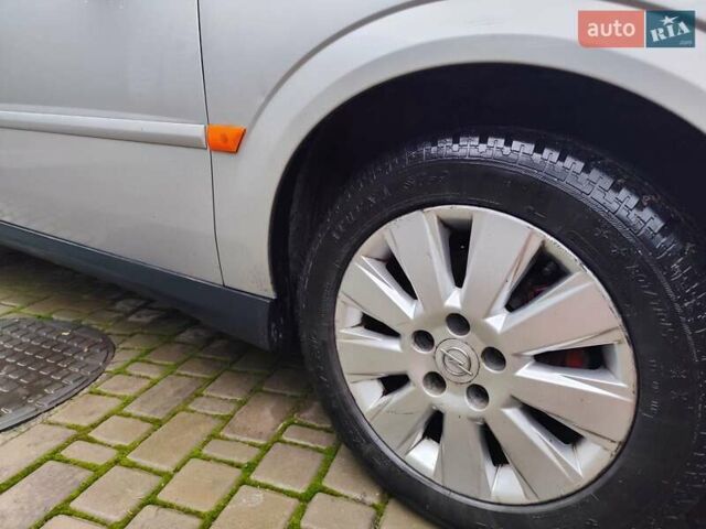 Сірий Опель Вектра, об'ємом двигуна 2.2 л та пробігом 380 тис. км за 3455 $, фото 7 на Automoto.ua