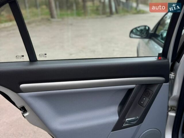 Сірий Опель Вектра, об'ємом двигуна 2.2 л та пробігом 125 тис. км за 4850 $, фото 15 на Automoto.ua