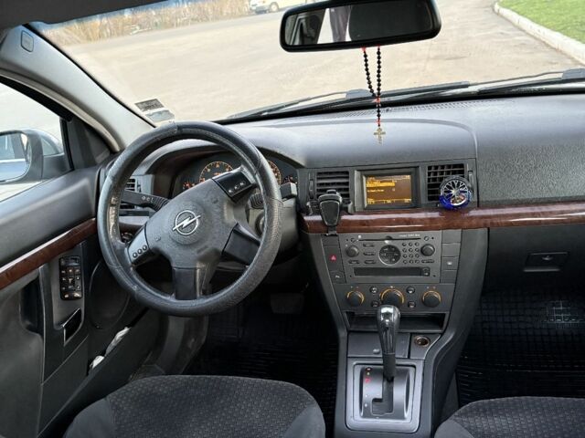 Сірий Опель Вектра, об'ємом двигуна 2.2 л та пробігом 340 тис. км за 3835 $, фото 13 на Automoto.ua