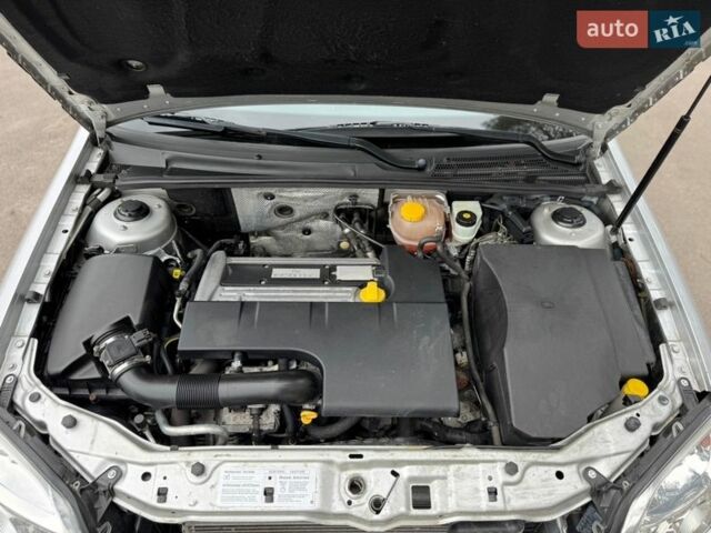 Сірий Опель Вектра, об'ємом двигуна 2.2 л та пробігом 125 тис. км за 4850 $, фото 28 на Automoto.ua