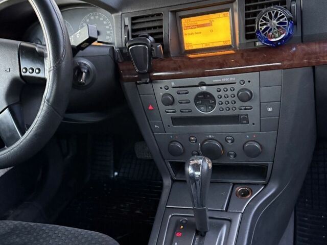 Сірий Опель Вектра, об'ємом двигуна 2.2 л та пробігом 340 тис. км за 3835 $, фото 16 на Automoto.ua