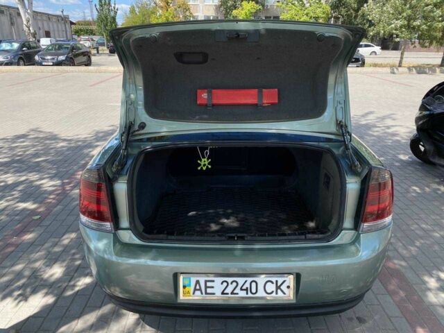 Сірий Опель Вектра, об'ємом двигуна 2.2 л та пробігом 191 тис. км за 4900 $, фото 13 на Automoto.ua
