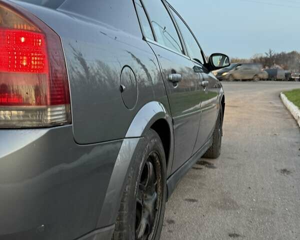 Серый Опель Вектра, объемом двигателя 2.2 л и пробегом 340 тыс. км за 3825 $, фото 2 на Automoto.ua