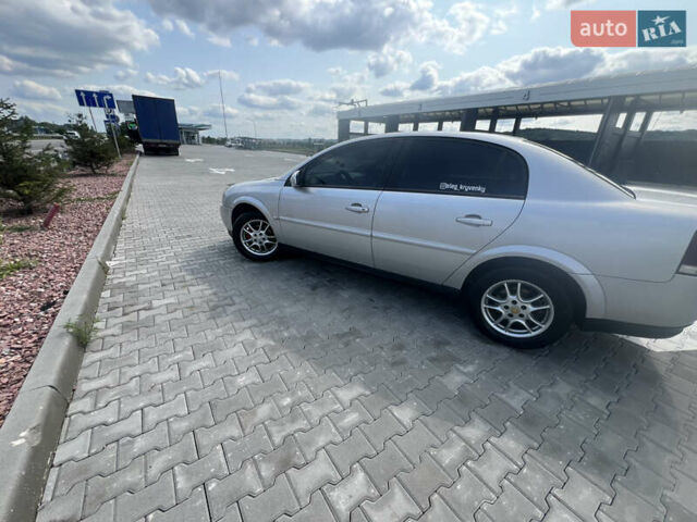 Сірий Опель Вектра, об'ємом двигуна 2.2 л та пробігом 290 тис. км за 4400 $, фото 5 на Automoto.ua
