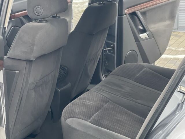 Серый Опель Вектра, объемом двигателя 2.2 л и пробегом 288 тыс. км за 3200 $, фото 10 на Automoto.ua