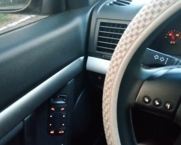 Серый Опель Вектра, объемом двигателя 1.8 л и пробегом 265 тыс. км за 4000 $, фото 6 на Automoto.ua