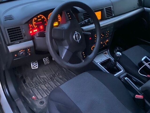 Сірий Опель Вектра, об'ємом двигуна 2 л та пробігом 258 тис. км за 2650 $, фото 9 на Automoto.ua