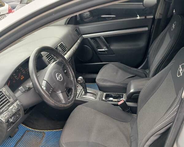 Сірий Опель Вектра, об'ємом двигуна 2.2 л та пробігом 365 тис. км за 3300 $, фото 4 на Automoto.ua