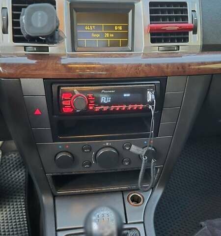 Серый Опель Вектра, объемом двигателя 2.17 л и пробегом 460 тыс. км за 3800 $, фото 11 на Automoto.ua