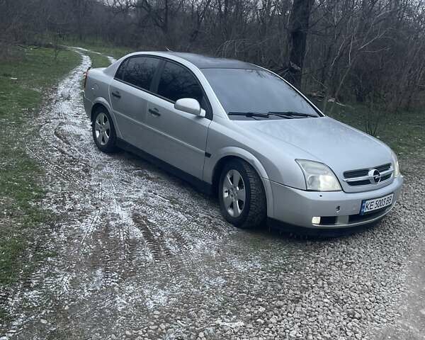 Серый Опель Вектра, объемом двигателя 2.17 л и пробегом 300 тыс. км за 3750 $, фото 1 на Automoto.ua