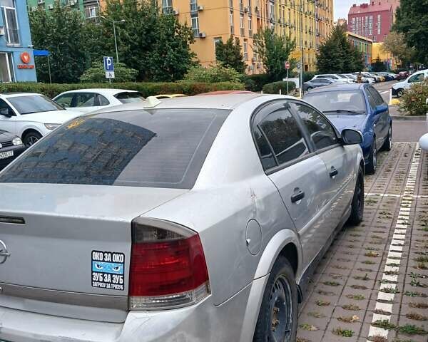Сірий Опель Вектра, об'ємом двигуна 2.2 л та пробігом 365 тис. км за 3300 $, фото 3 на Automoto.ua