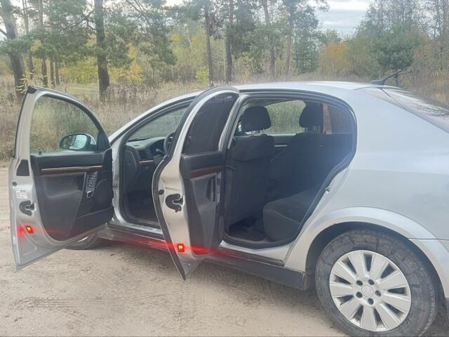 Сірий Опель Вектра, об'ємом двигуна 0 л та пробігом 350 тис. км за 1545 $, фото 4 на Automoto.ua