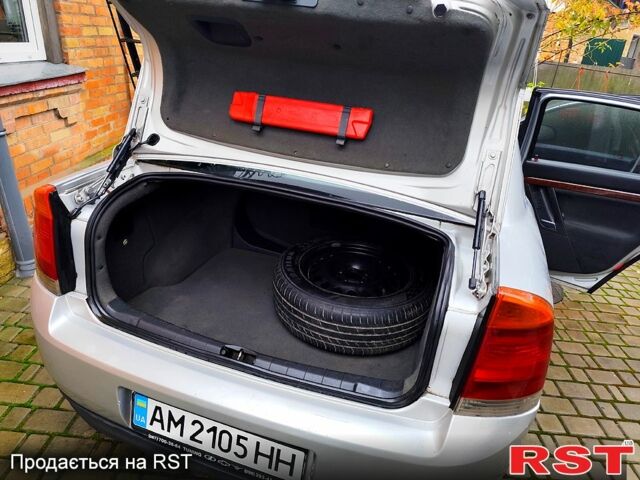 Серый Опель Вектра, объемом двигателя 2.2 л и пробегом 260 тыс. км за 3299 $, фото 7 на Automoto.ua