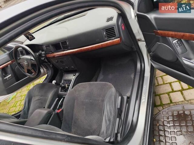Сірий Опель Вектра, об'ємом двигуна 2.2 л та пробігом 380 тис. км за 3299 $, фото 18 на Automoto.ua