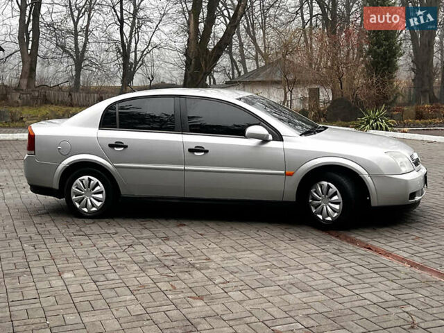 Серый Опель Вектра, объемом двигателя 1.8 л и пробегом 355 тыс. км за 3350 $, фото 3 на Automoto.ua