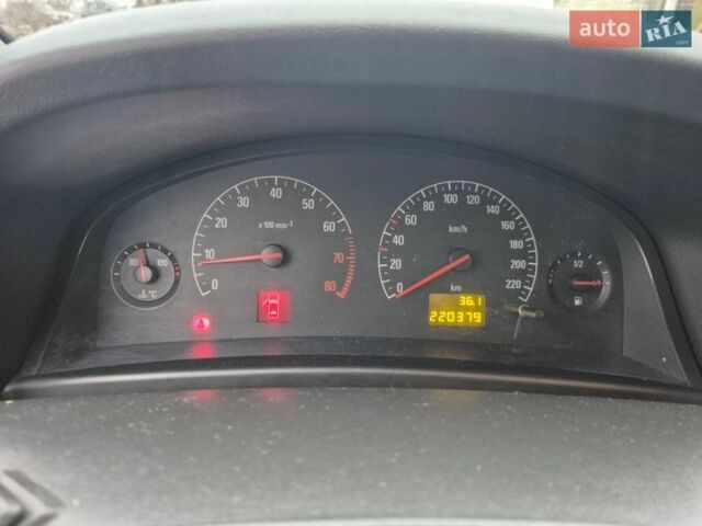 Сірий Опель Вектра, об'ємом двигуна 1.8 л та пробігом 221 тис. км за 4500 $, фото 11 на Automoto.ua