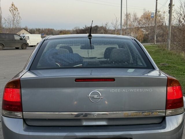 Сірий Опель Вектра, об'ємом двигуна 2.2 л та пробігом 340 тис. км за 3835 $, фото 3 на Automoto.ua
