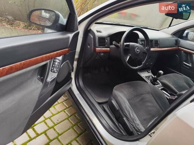 Сірий Опель Вектра, об'ємом двигуна 2.2 л та пробігом 380 тис. км за 3455 $, фото 13 на Automoto.ua