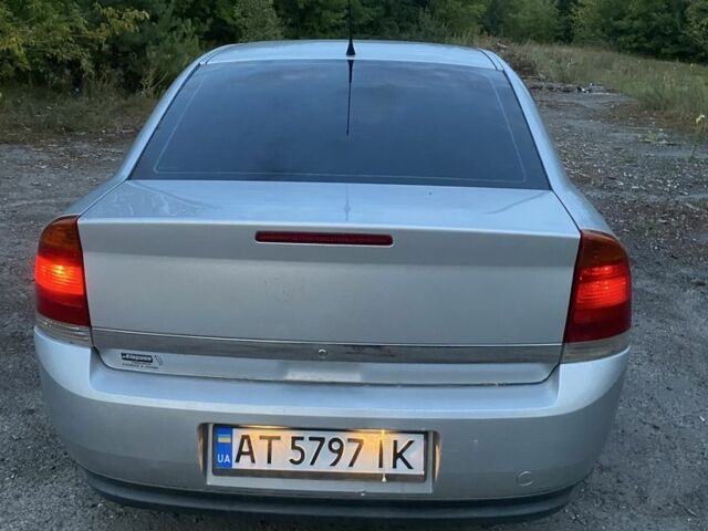 Сірий Опель Вектра, об'ємом двигуна 2 л та пробігом 250 тис. км за 2648 $, фото 5 на Automoto.ua