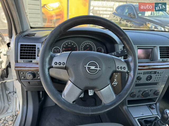 Опель Вектра 2003 в Стрые на Automoto.ua Серый Опель Вектра, объемом двигателя 2.2 л и пробегом 251 тыс. км за 4300 $, фото 49 на Automoto.ua