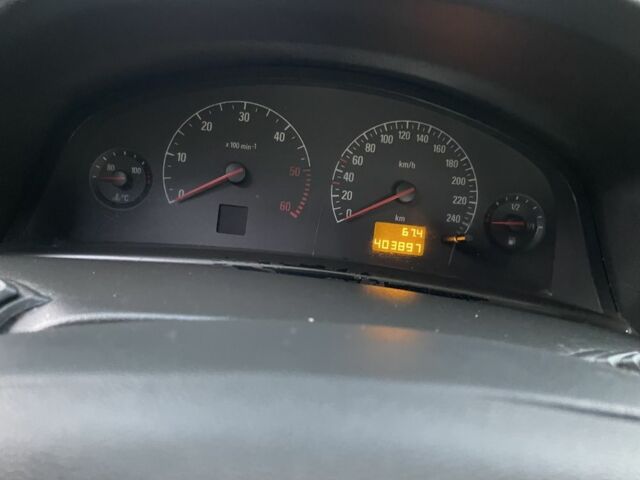 Серый Опель Вектра, объемом двигателя 2 л и пробегом 400 тыс. км за 2800 $, фото 5 на Automoto.ua