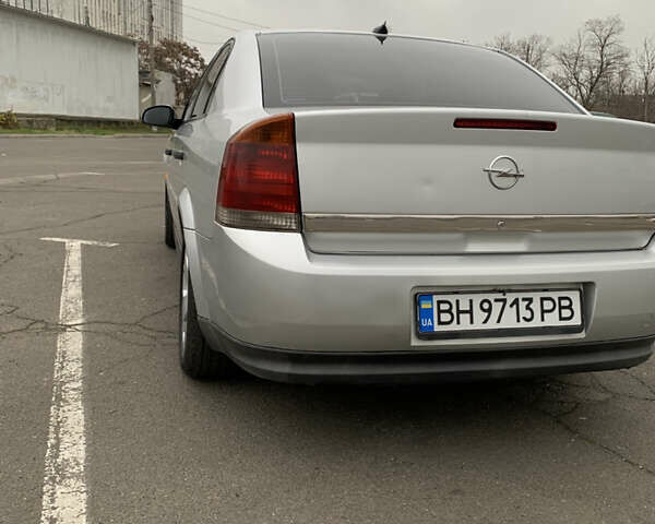 Серый Опель Вектра, объемом двигателя 2.2 л и пробегом 330 тыс. км за 4200 $, фото 4 на Automoto.ua