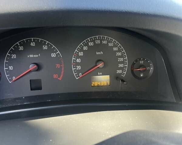 Сірий Опель Вектра, об'ємом двигуна 2.2 л та пробігом 284 тис. км за 3499 $, фото 4 на Automoto.ua