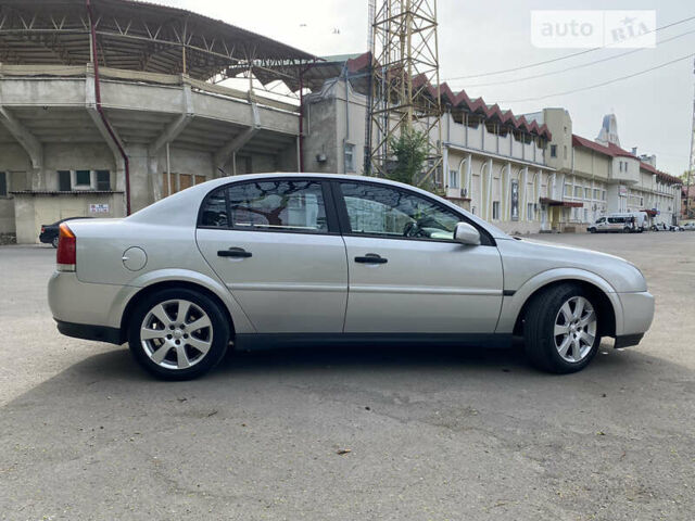 Сірий Опель Вектра, об'ємом двигуна 1.8 л та пробігом 235 тис. км за 4300 $, фото 7 на Automoto.ua