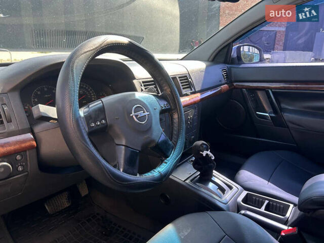 Сірий Опель Вектра, об'ємом двигуна 2.2 л та пробігом 318 тис. км за 4700 $, фото 28 на Automoto.ua
