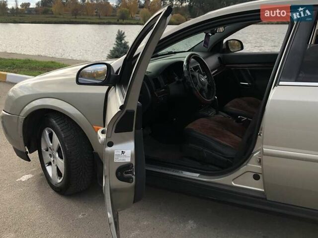 Серый Опель Вектра, объемом двигателя 2.2 л и пробегом 280 тыс. км за 3899 $, фото 5 на Automoto.ua